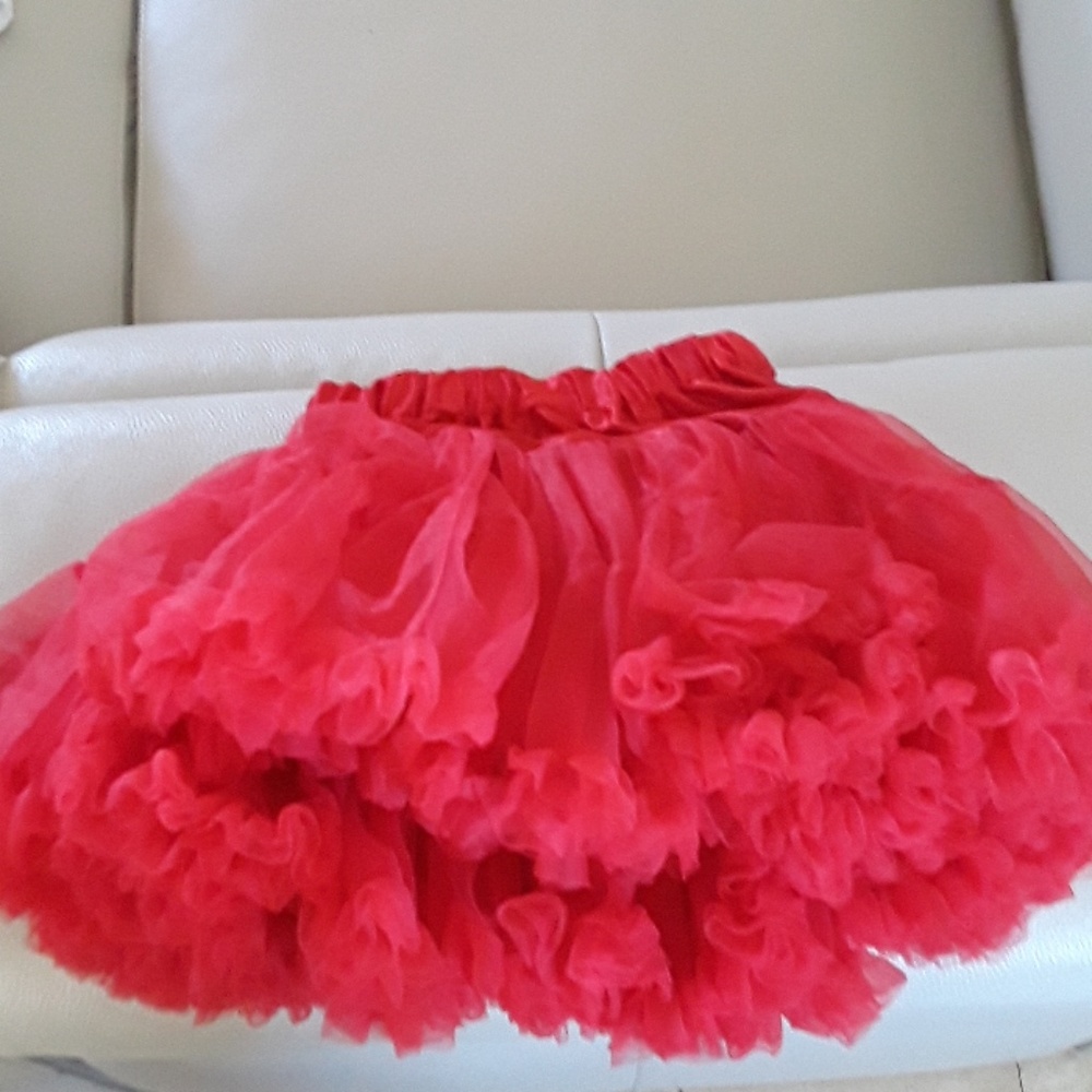 Girls super cute tutu skirt. Size from 5T - to 10